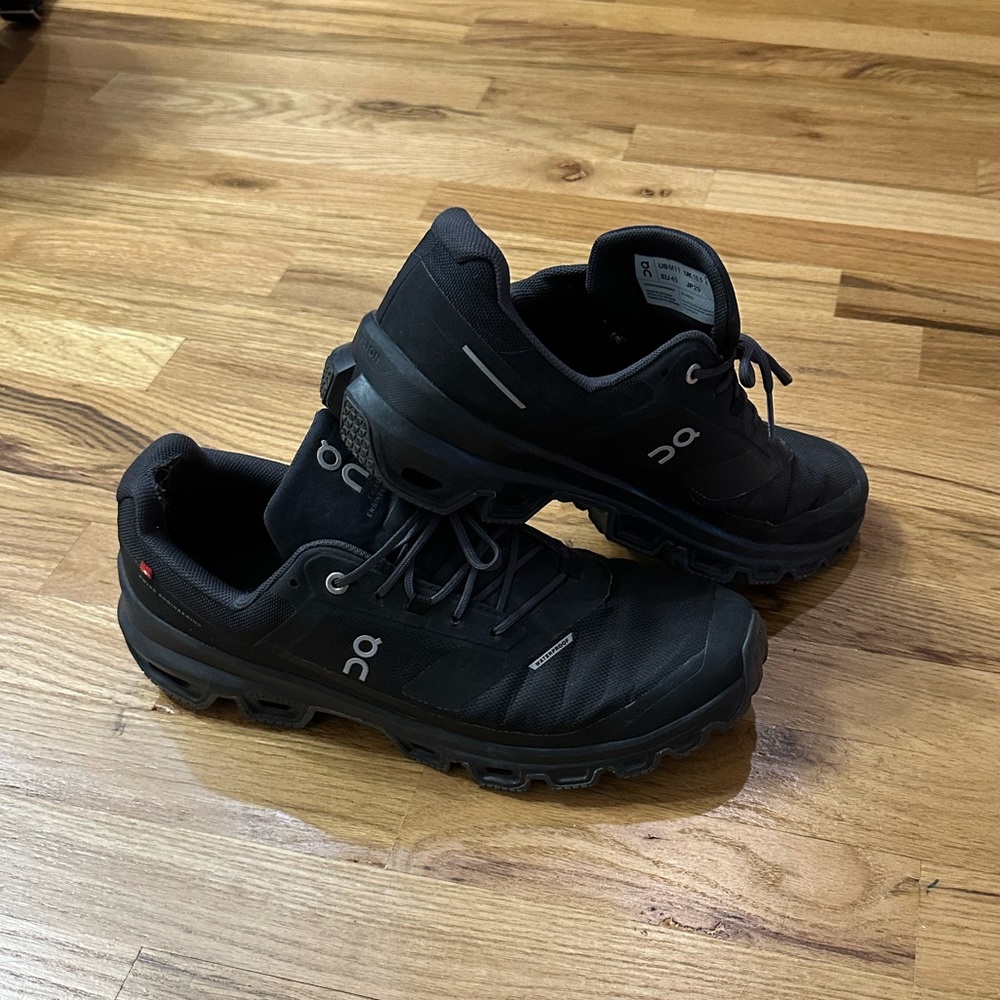 On Cloud Running Cloudventure Waterproof
Black
Size: 11 (Men's)